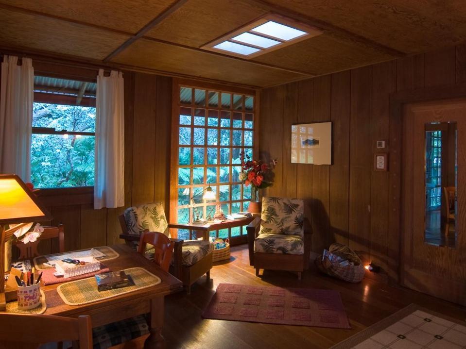 Crater Rim Cabin Volcano Room photo